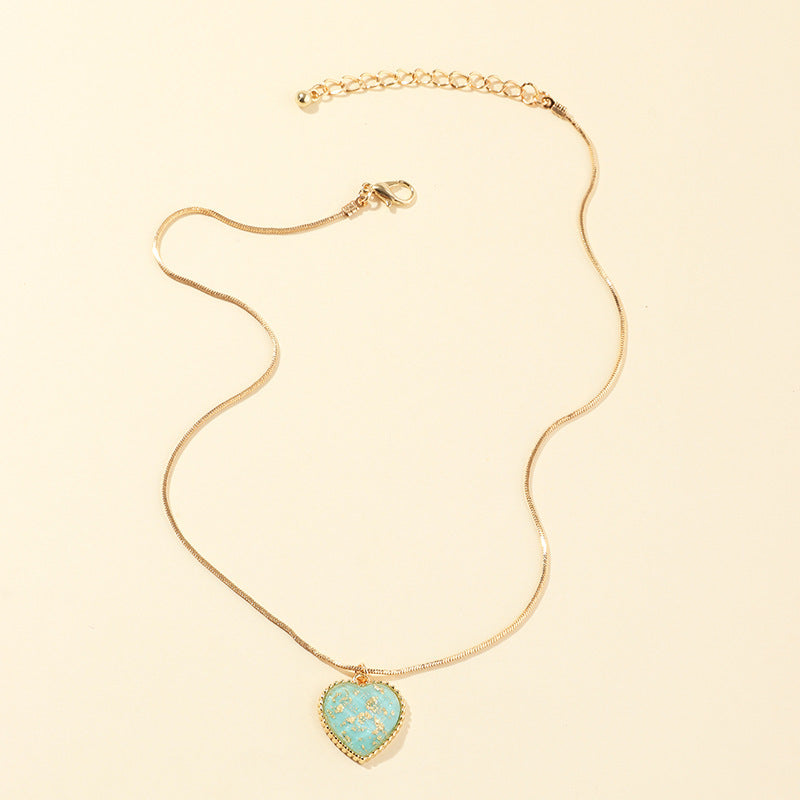 Necklace retro gold leaf peach heart pendant