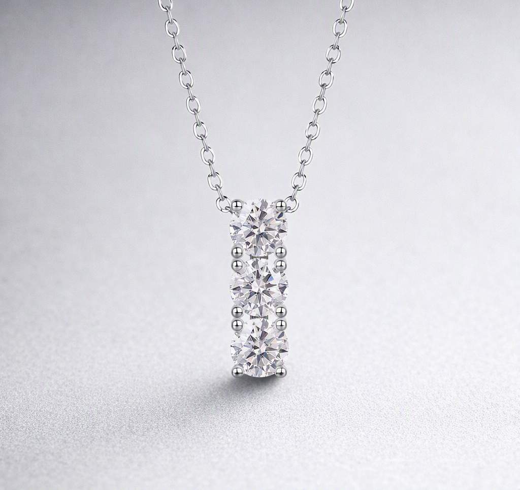 Round - A Fashionable And Luxurious Diamond Jewelry Pendant Set With 0.5-carat Moissan Diamonds, S925 Sterling Silver And Platinum Plating