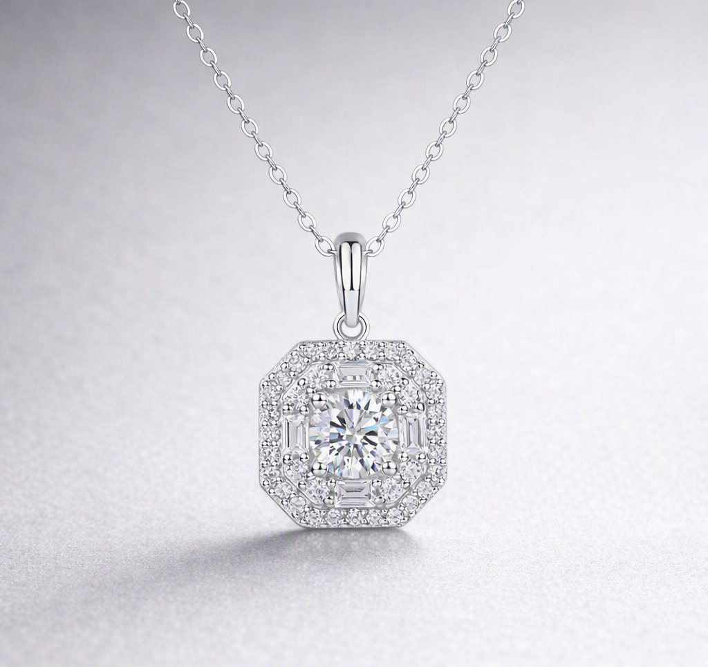 Small Square Bag - A Fashionable And Luxurious Diamond Jewelry Piece Set With 1-carat Moissan Diamond S925 Sterling Silver And Platinum-plated Pendant
