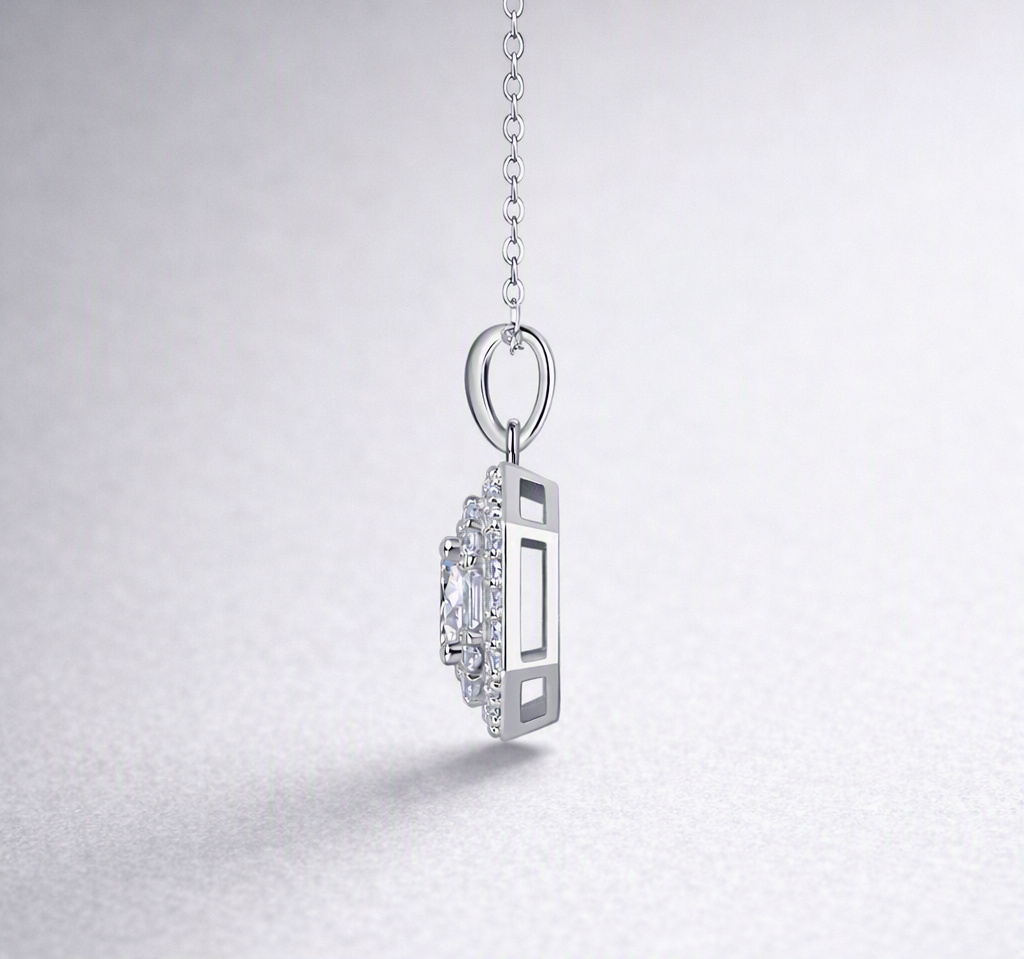 Small Square Bag - A Fashionable And Luxurious Diamond Jewelry Piece Set With 1-carat Moissan Diamond S925 Sterling Silver And Platinum-plated Pendant