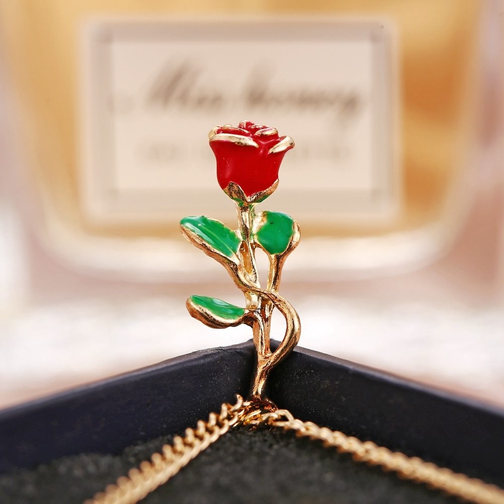 Vintage cute rose pendant Gold necklace for women