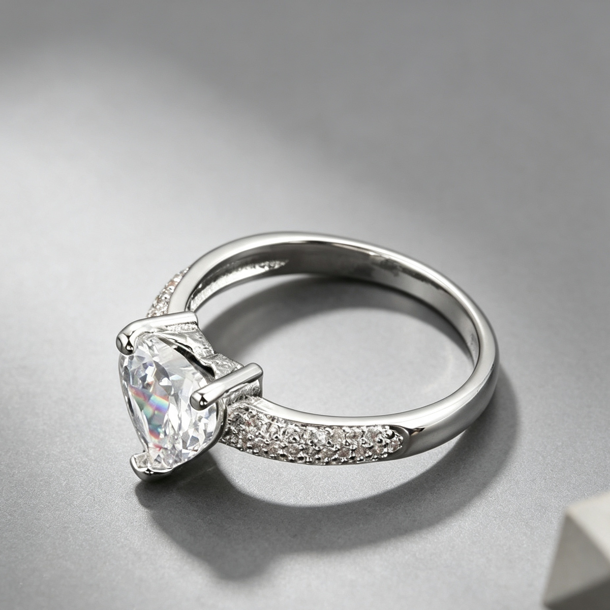 Heart-shaped Zircon Ring White Gold-plated Heart-shaped Diamond Ring