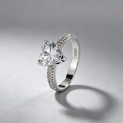 Heart-shaped Zircon Ring White Gold-plated Heart-shaped Diamond Ring