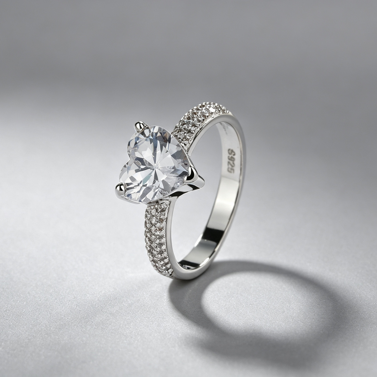 Heart-shaped Zircon Ring White Gold-plated Heart-shaped Diamond Ring