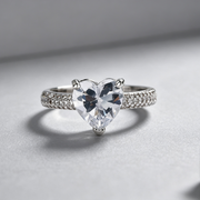 Heart-shaped Zircon Ring White Gold-plated Heart-shaped Diamond Ring