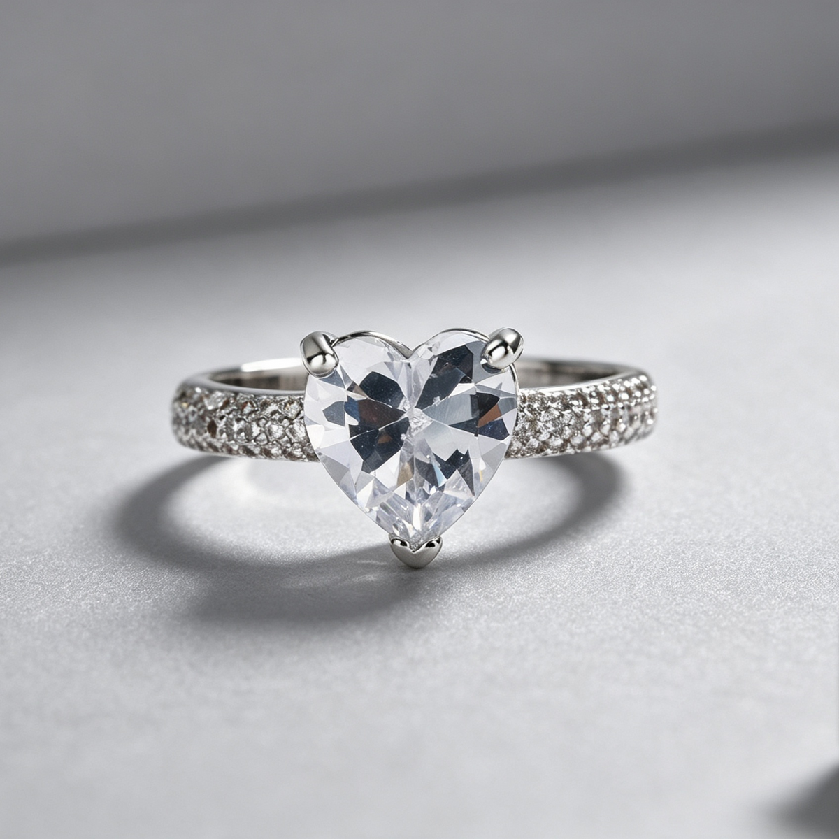 Heart-shaped Zircon Ring White Gold-plated Heart-shaped Diamond Ring
