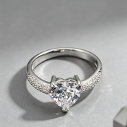 Heart-shaped Zircon Ring White Gold-plated Heart-shaped Diamond Ring