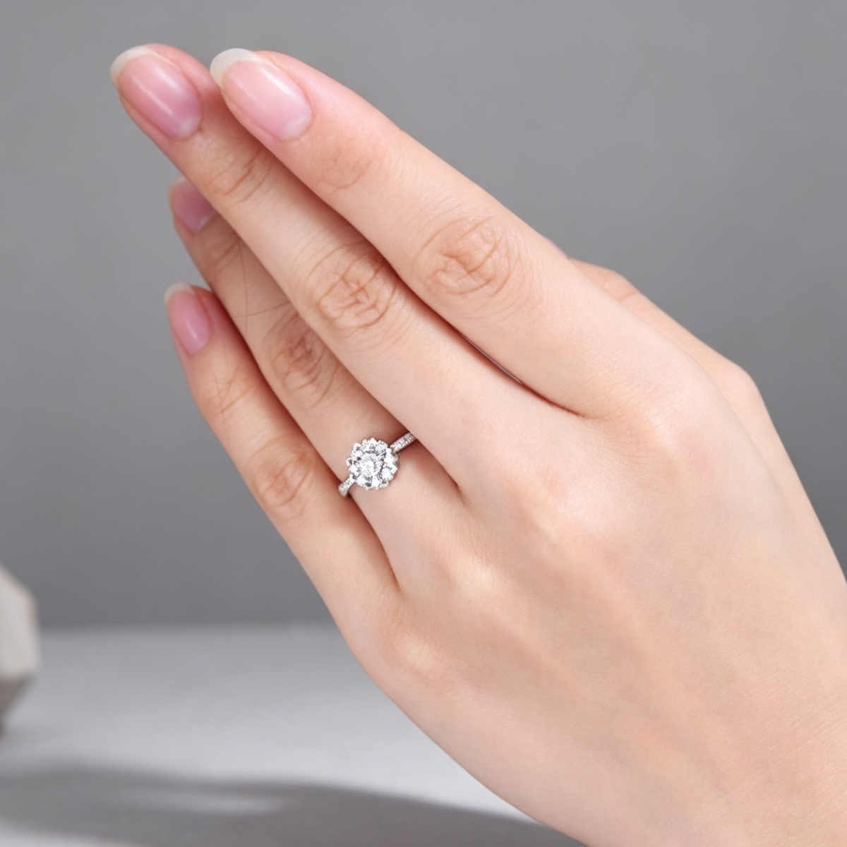 Micro Carat Engagement And Wedding Ring Ring Female Proposal Ring 18K Gold Diamond Ring Zircon Bare Diamond