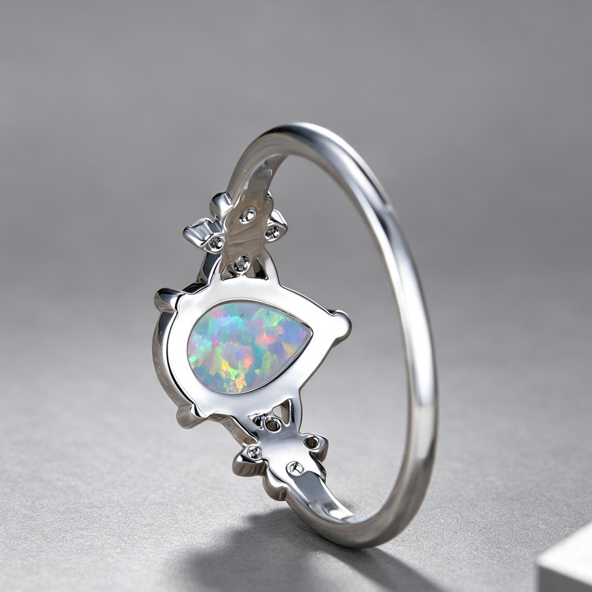 Drop-shaped Inlaid Diamond Flower Ring