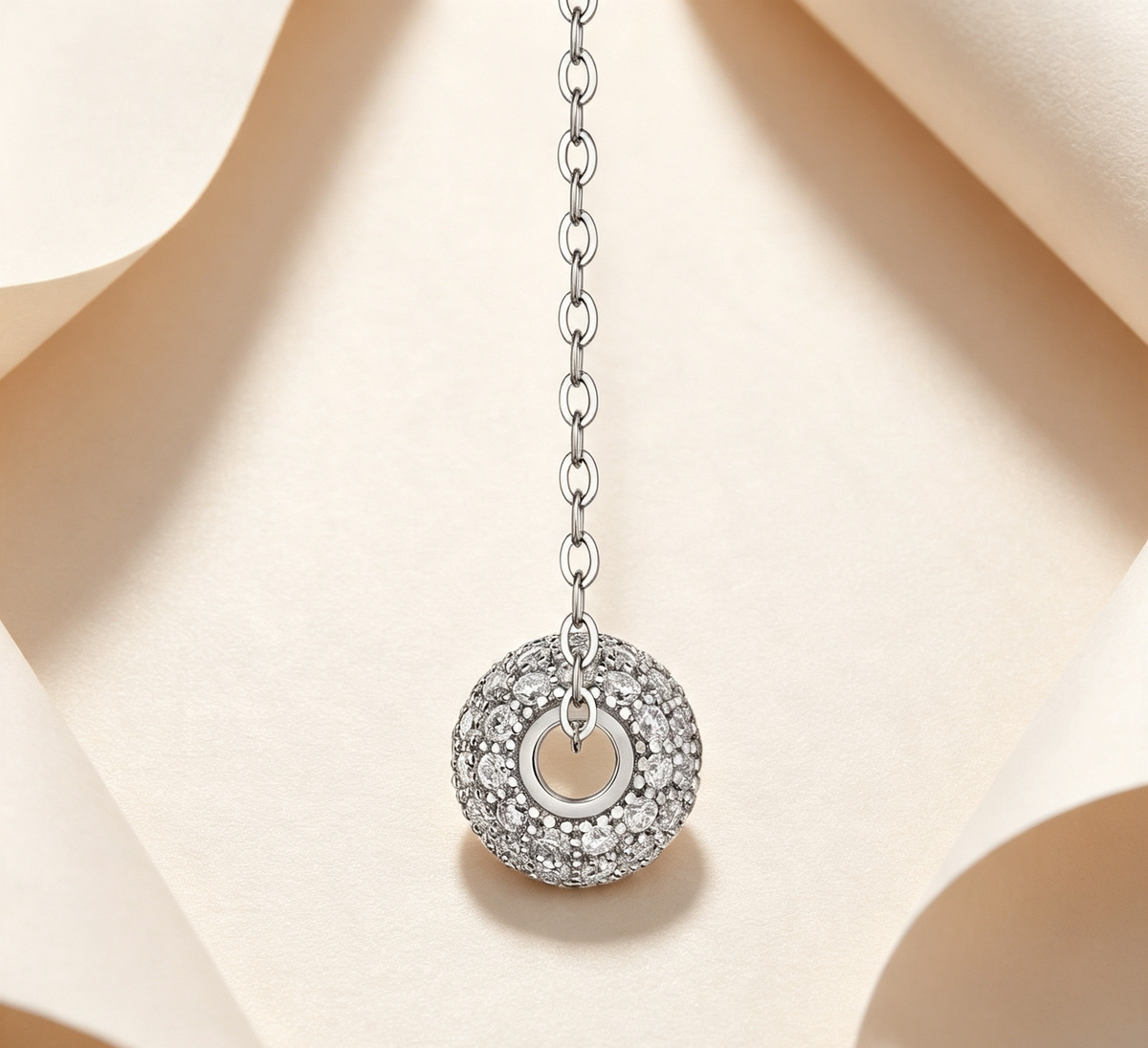 Meet At This Moment - A Fashionable And Luxurious Diamond Jewelry Pendant Set With Moissanite S925 Sterling Silver And Platinum Plating