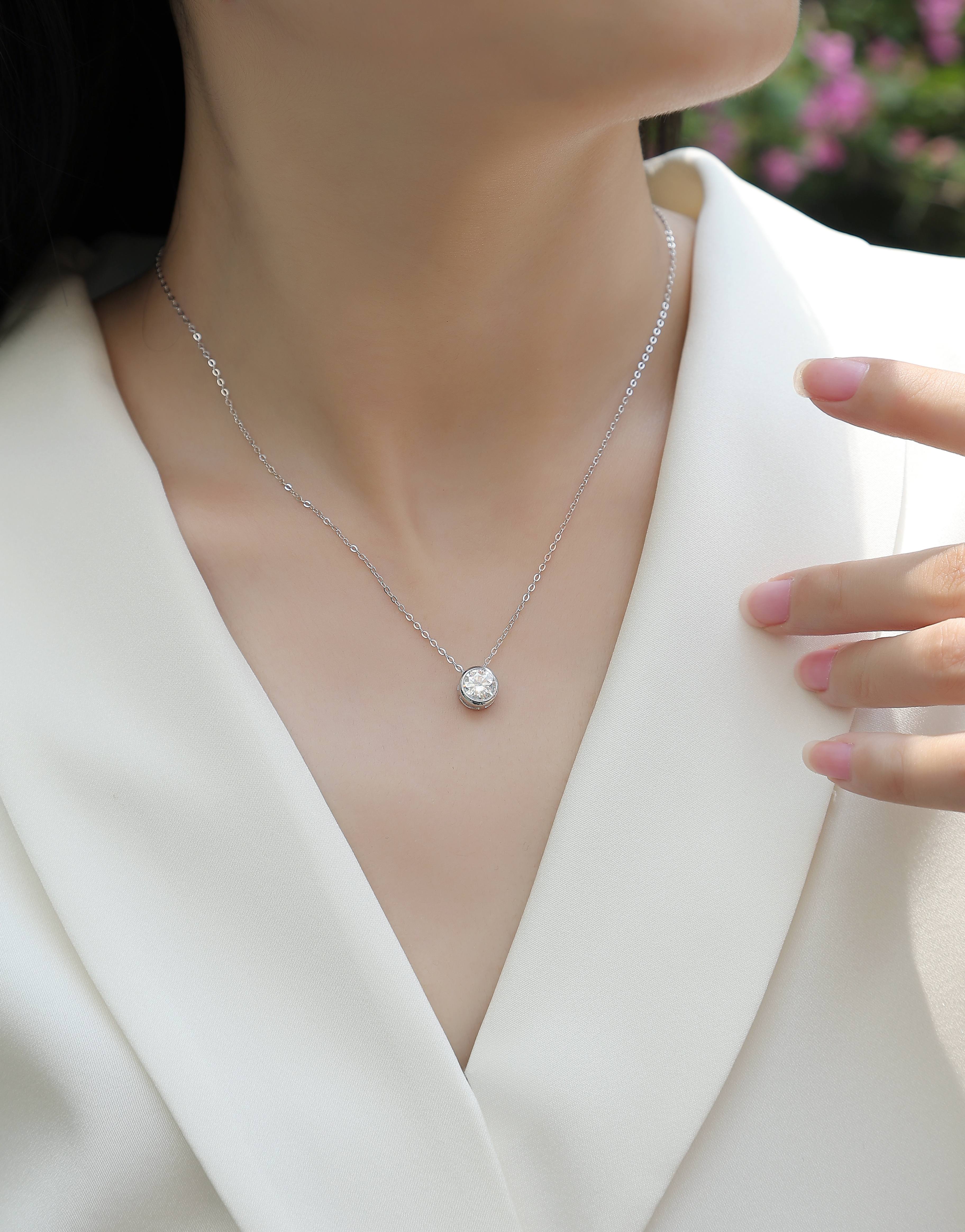 Purity - A Fashionable And Luxurious Diamond Jewelry Pendant Set With 1-carat Moissan Diamond S925 Sterling Silver