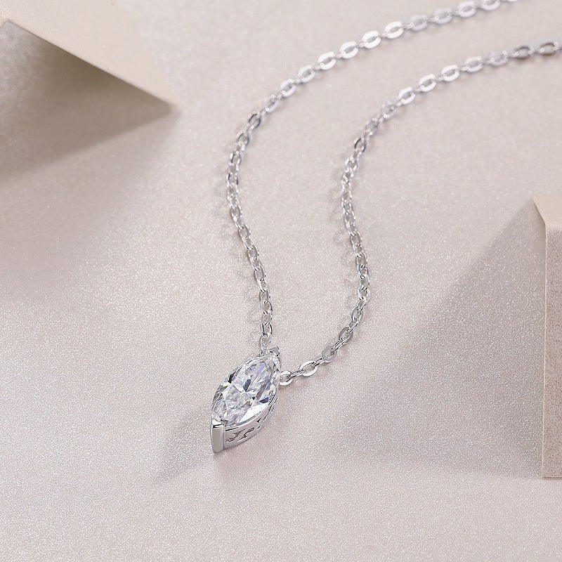 A Fashionable Jewelry Pendant Set Moissanite S925 Sterling Silver And Platinum-plated Diamond In The Shape Of A Horse's Eye. Moissanite Silver Jewelry