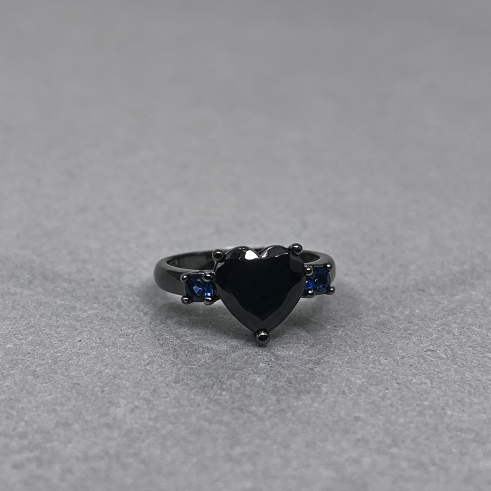 New European and American love shaped ring plated 925 silver black gold black gun color ring engagement jewelry