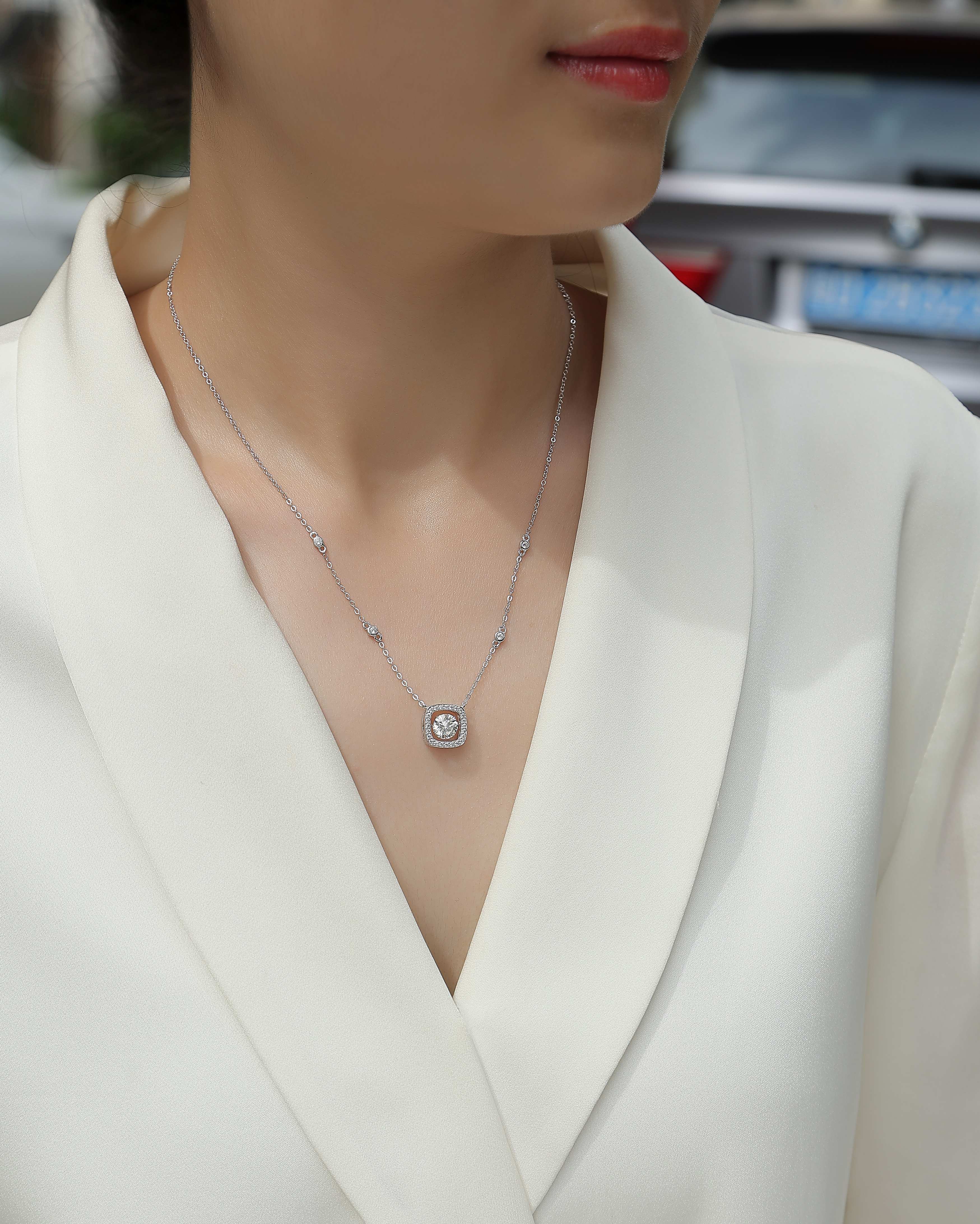 Sweet - A Fashionable And Luxurious Diamond Jewelry Pendant Set With 1-carat Moissanite S925 Sterling Silver And Platinum Plating