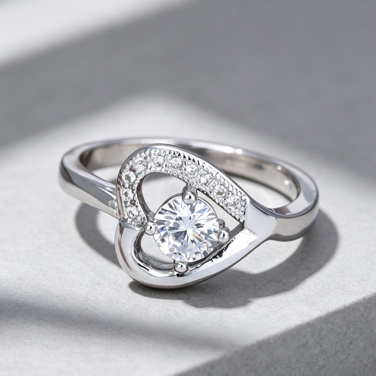 European and American ornaments inlaid with AAA high grade zircon heart rings