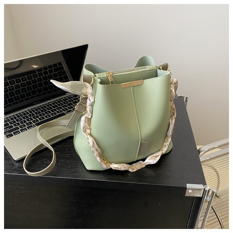 Women's Chain Shoulder Messenger Bag