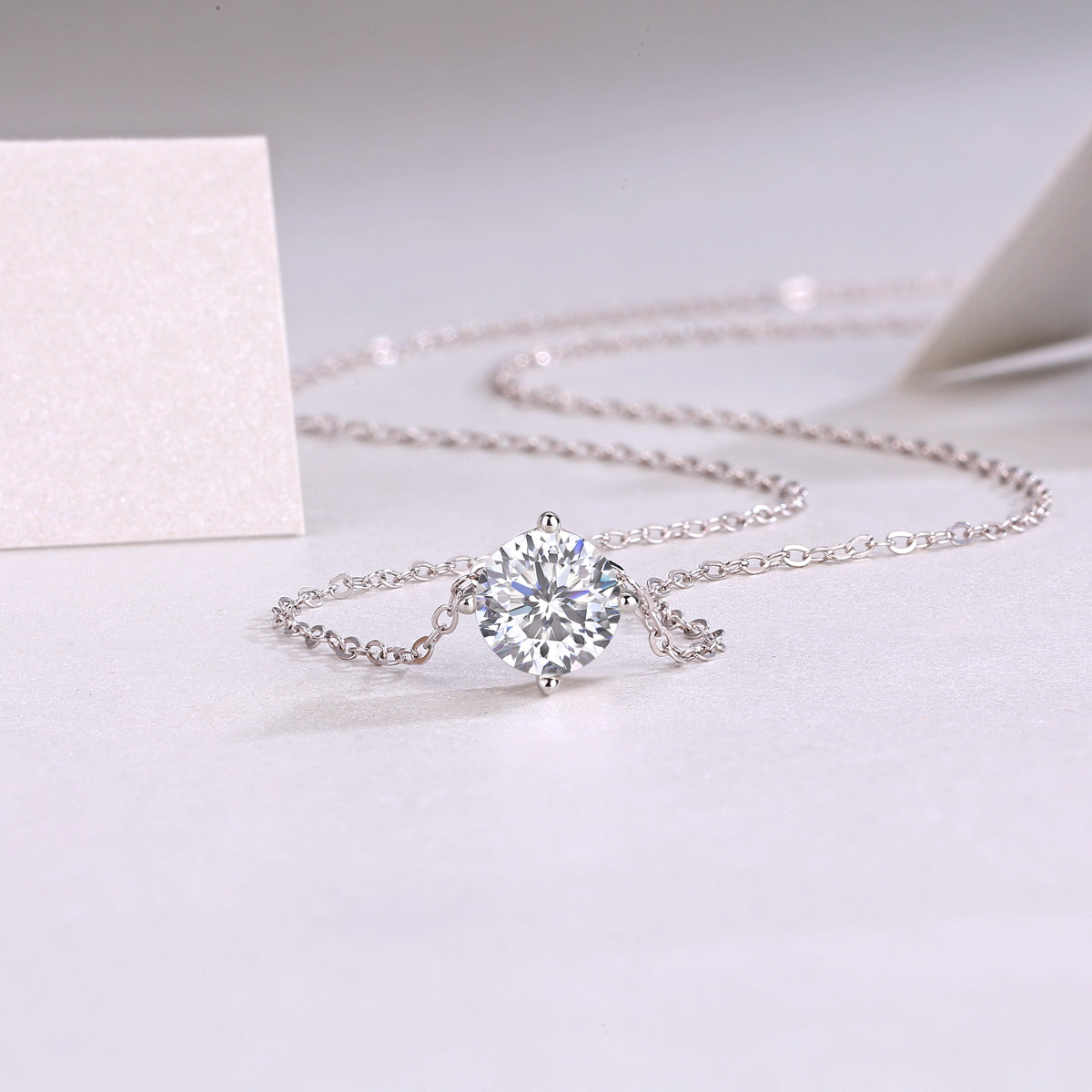 True Heart - A Fashionable And Luxurious Diamond Jewelry Pendant Set With 1-carat Moissan Diamond S925 Sterling Silver