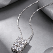 Grand Round - A Fashionable And Luxurious Diamond Jewelry Piece Set With 0.5-carat And 0.3-carat Moissan Diamonds, S925 Sterling Silver And Platinum-plated Pendant