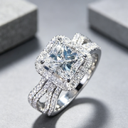 Exquisite Full Diamond Zircon Ladies Engagement Ring