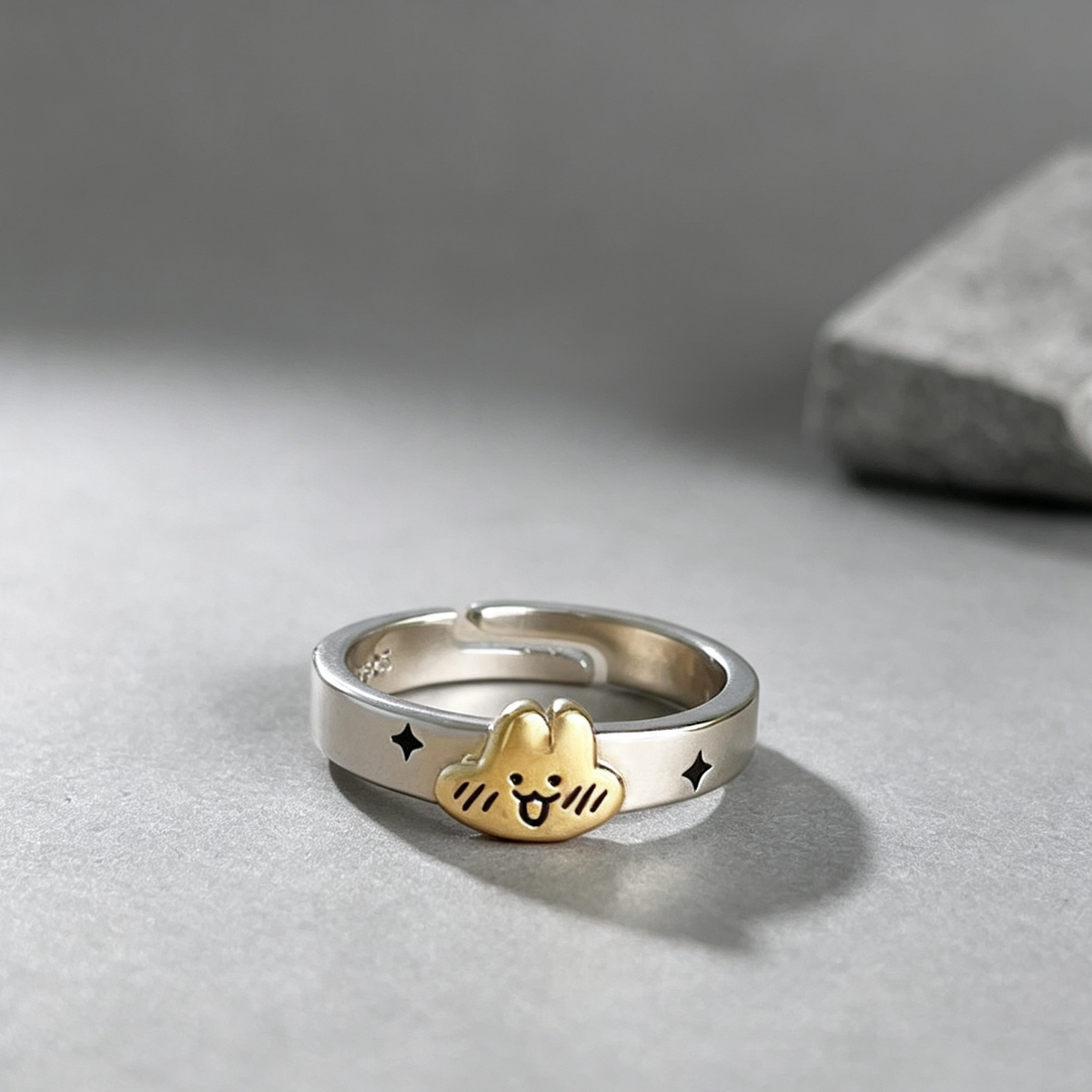 Women's New Super Cute Shy Rabbit Ring