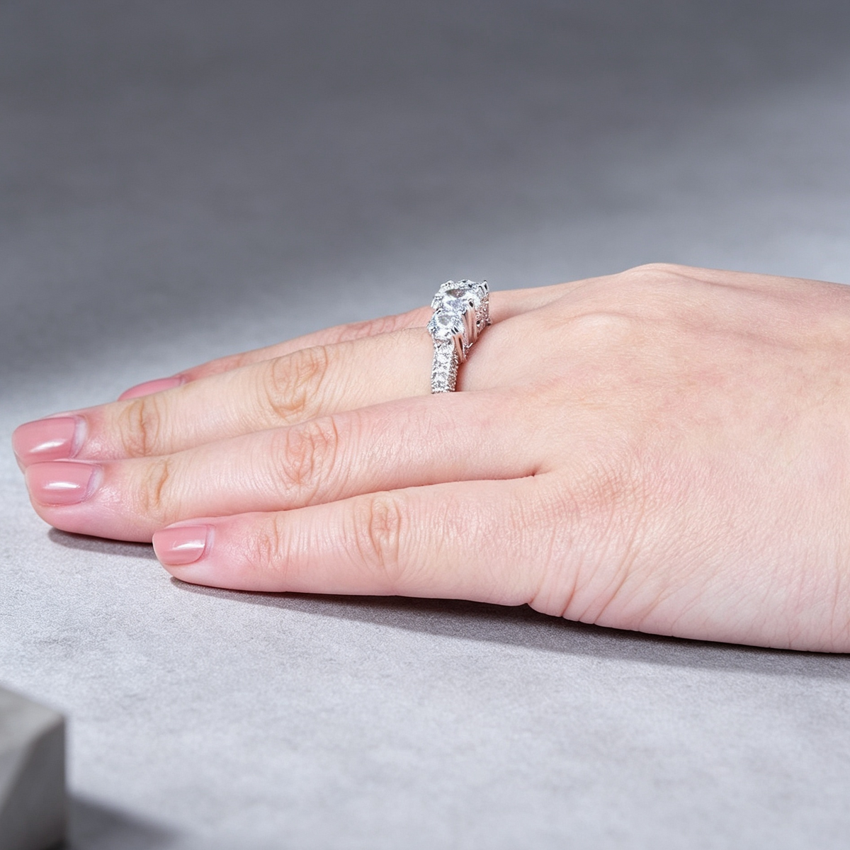 European and American ring engagement ring inlaid zircon ring jewelry