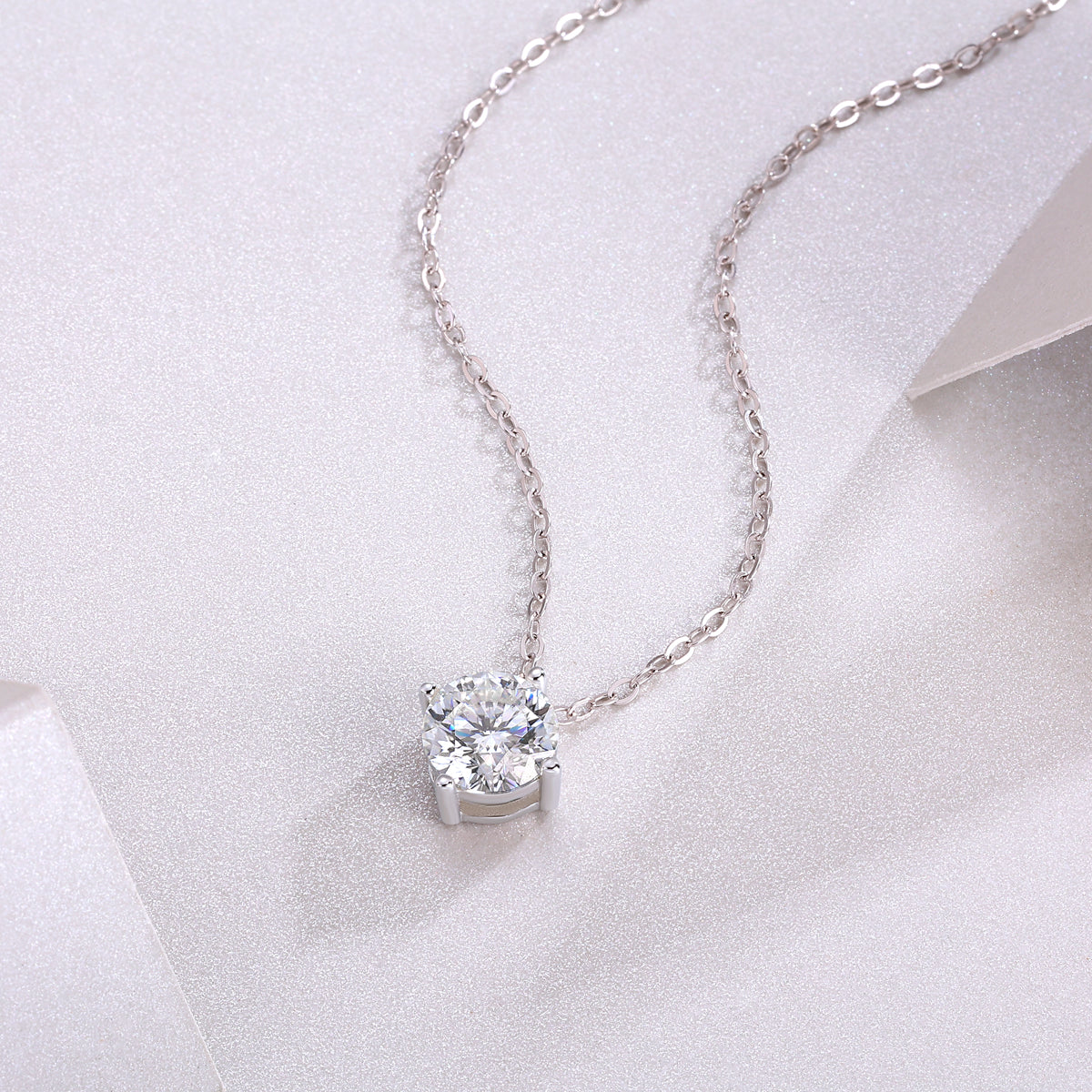 True Heart - A Fashionable And Luxurious Diamond Jewelry Pendant Set With 1-carat Moissan Diamond S925 Sterling Silver
