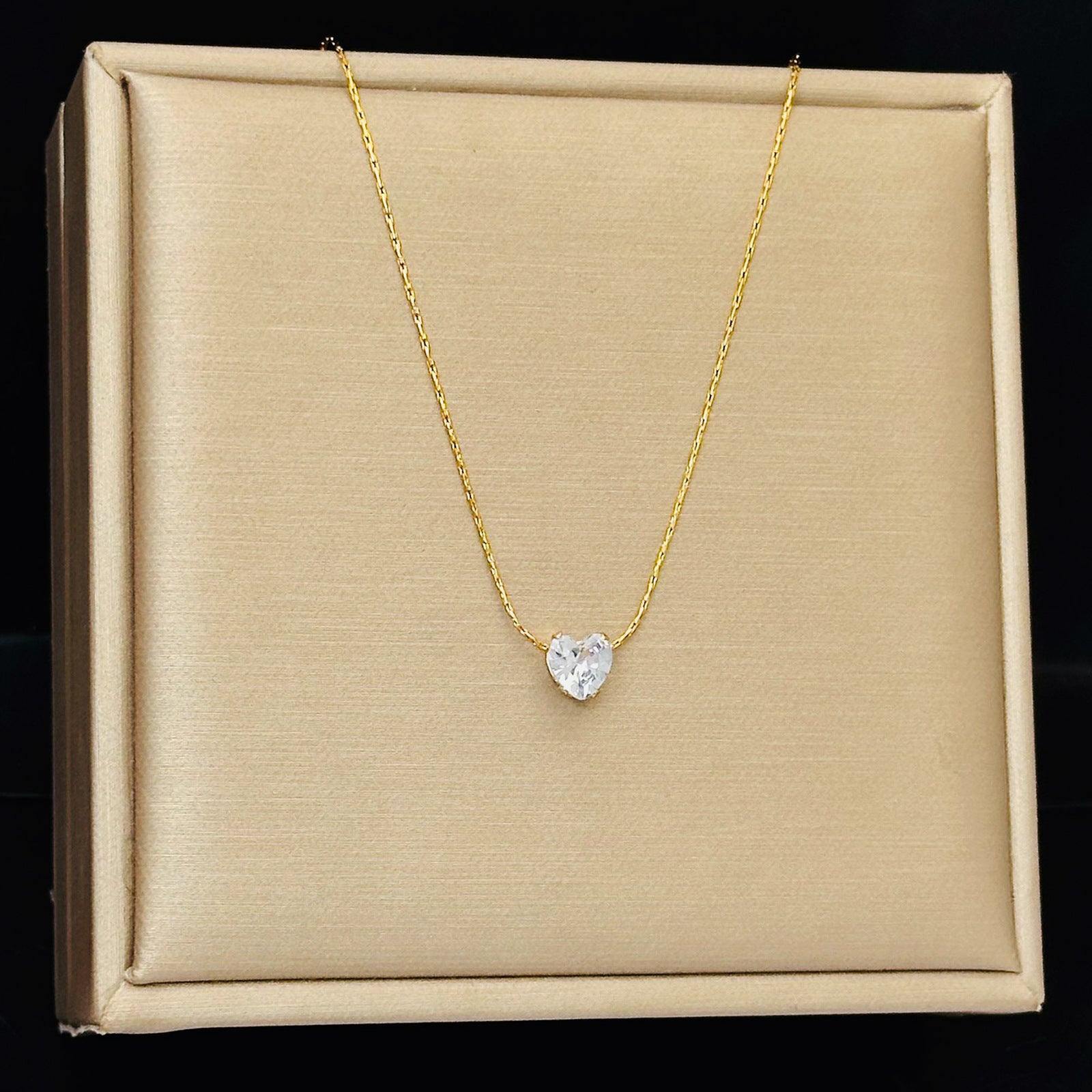 Design Gold High-grade 6 Rhinestones Pendant Necklace