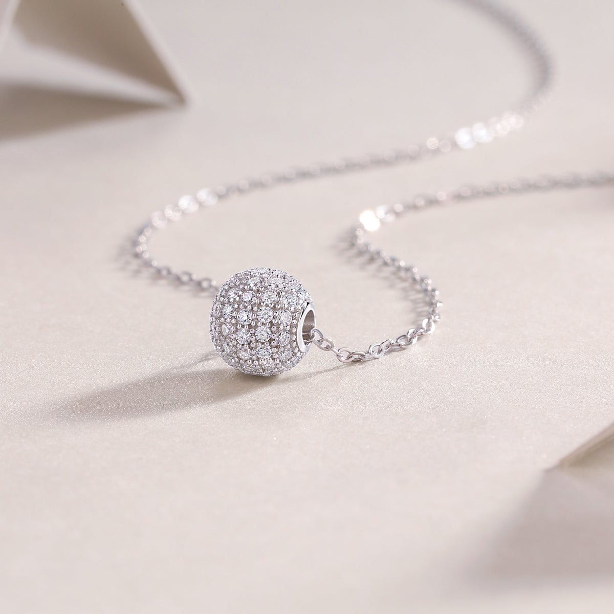 Meet At This Moment - A Fashionable And Luxurious Diamond Jewelry Pendant Set With Moissanite S925 Sterling Silver And Platinum Plating