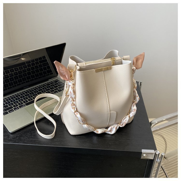 Women's Chain Shoulder Messenger Bag