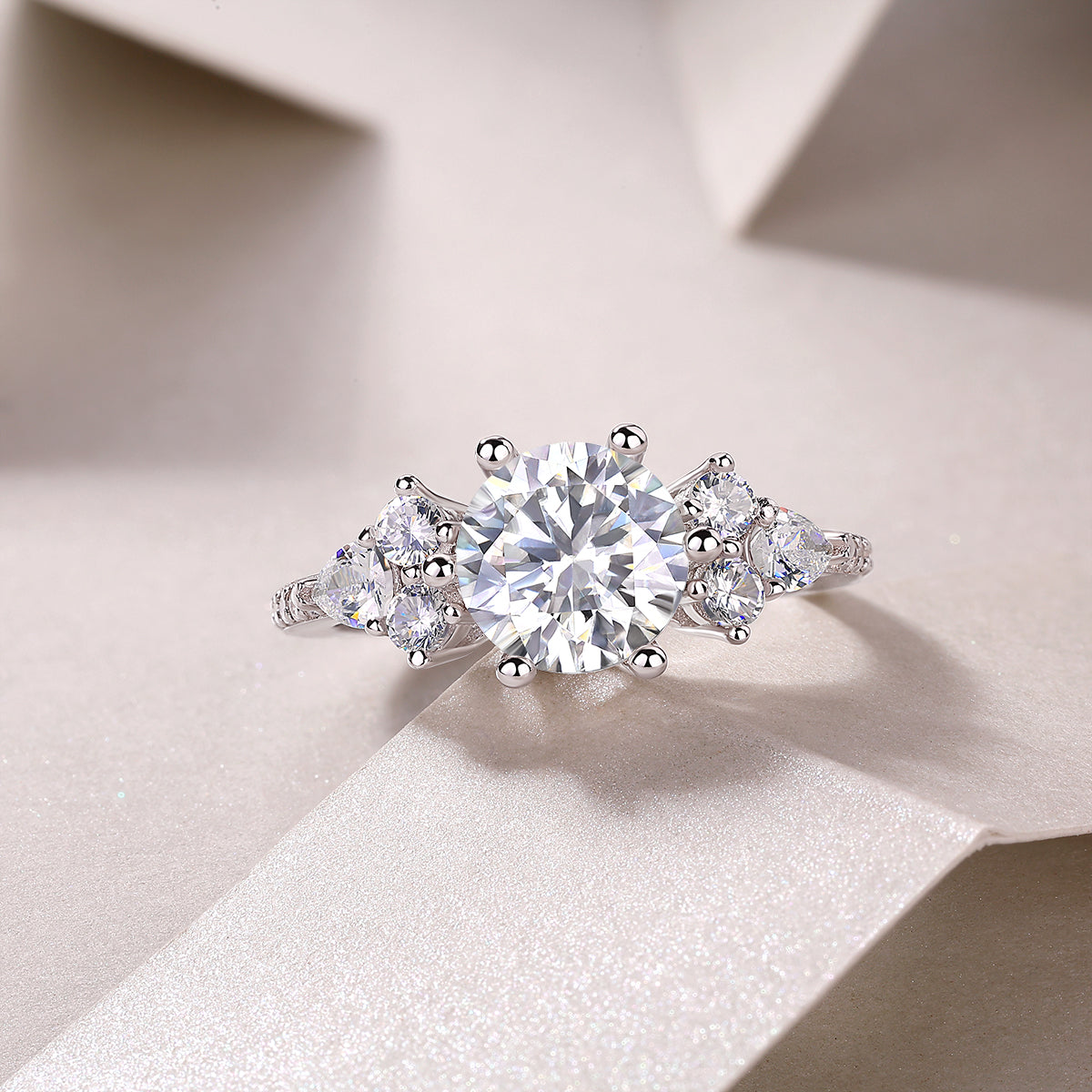 Luxury Fashion Diamond Ring Moissanite Silver Ring