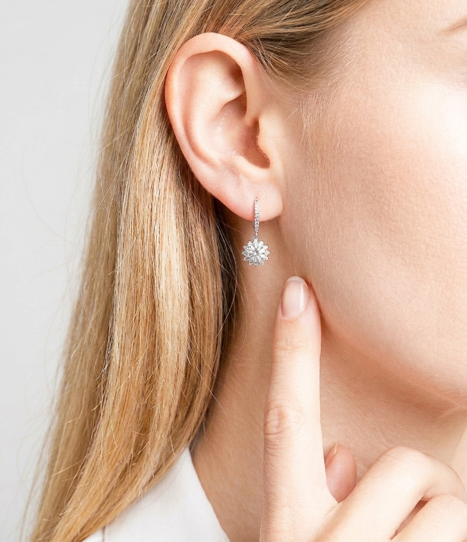 Qingcheng - A Fashionable And Luxurious Diamond Jewelry Accessory Set With Half-carat Moissan Diamond S925 Sterling Silver And Platinum-plated Stud Earrings