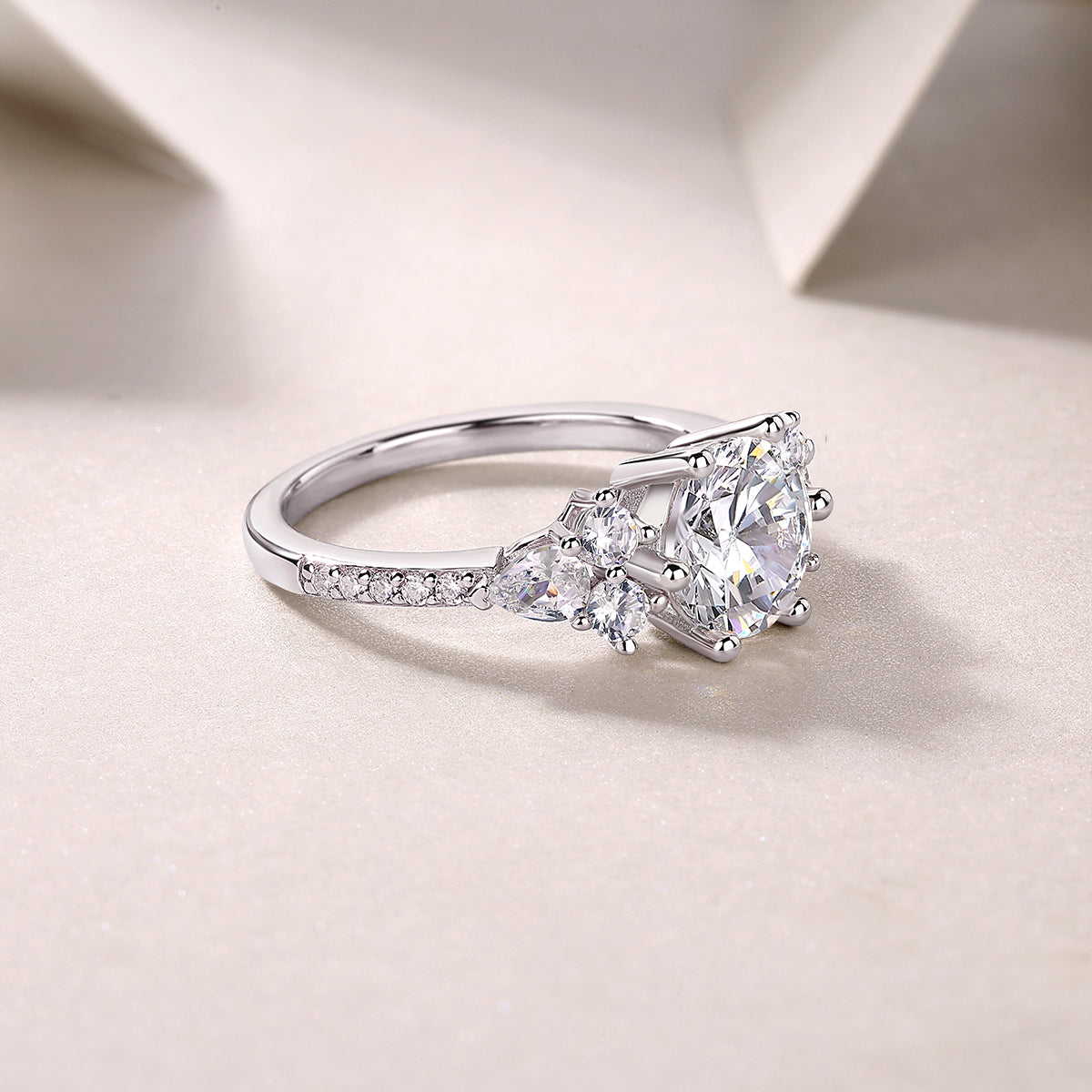 Luxury Fashion Diamond Ring Moissanite Silver Ring