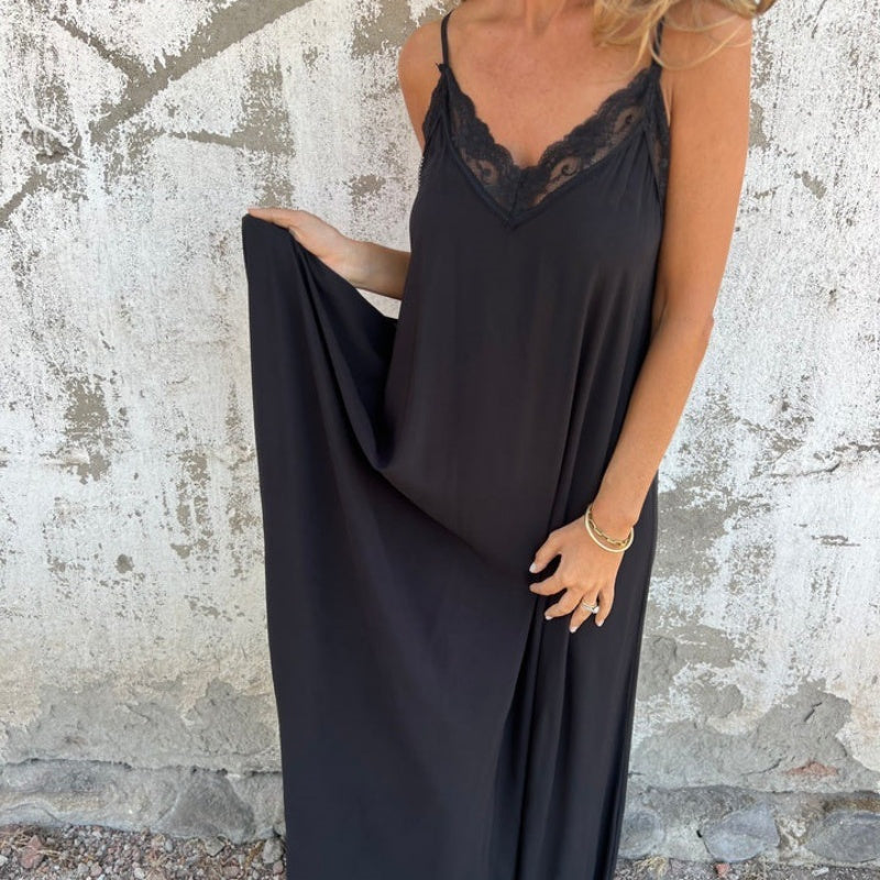 Carolina - Elegant Sleeveless Dress